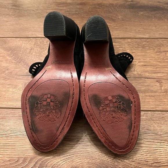 Vince Camuto booties, size 7.5 - Picture 3 of 4